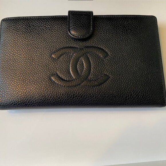 CHANEL CC Logo Caviar Leather Wallet - Picture 6 of 9